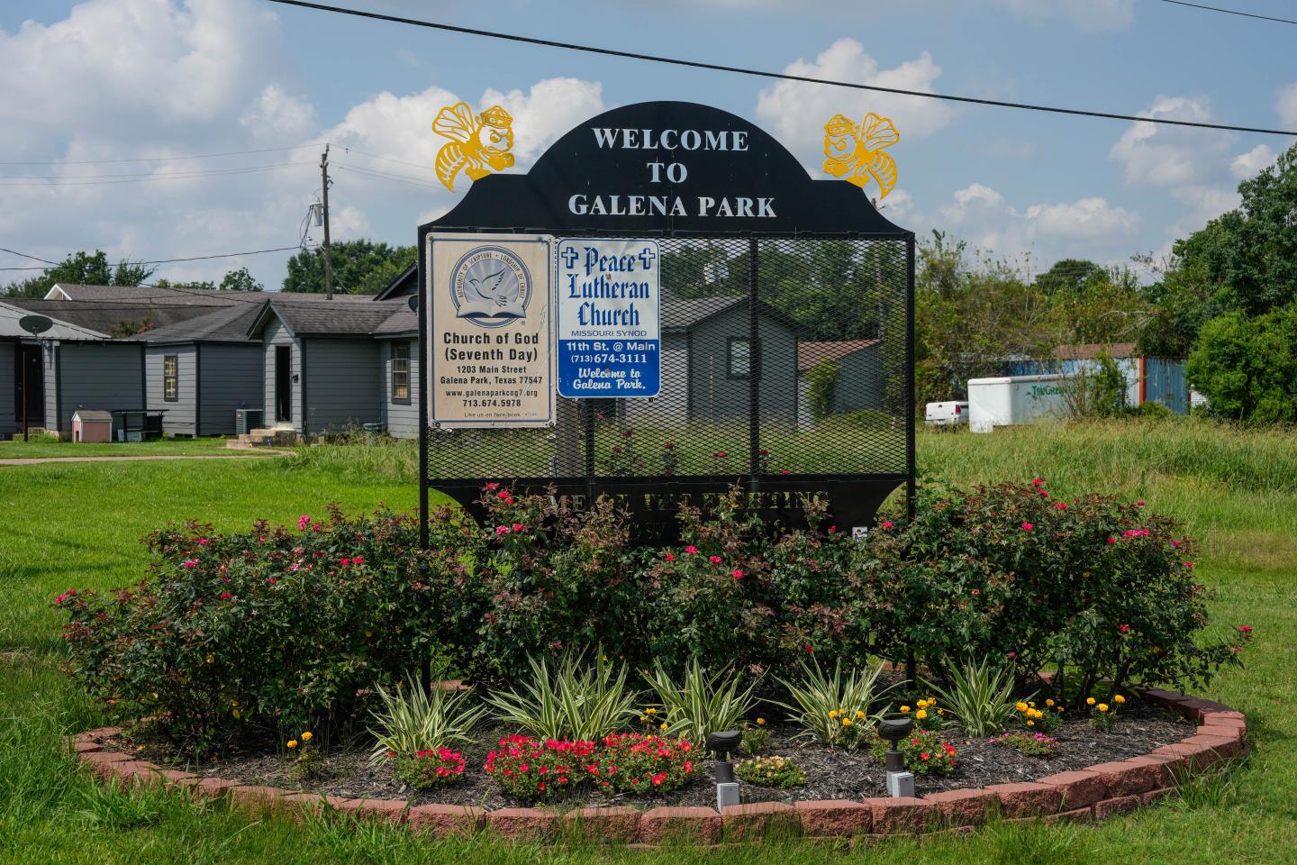 Sign for the city of Galena Park, TX, surrounded by greenery