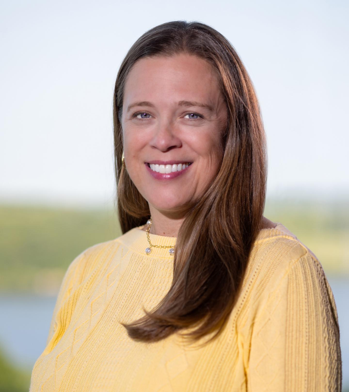 Amanda Leland headshot